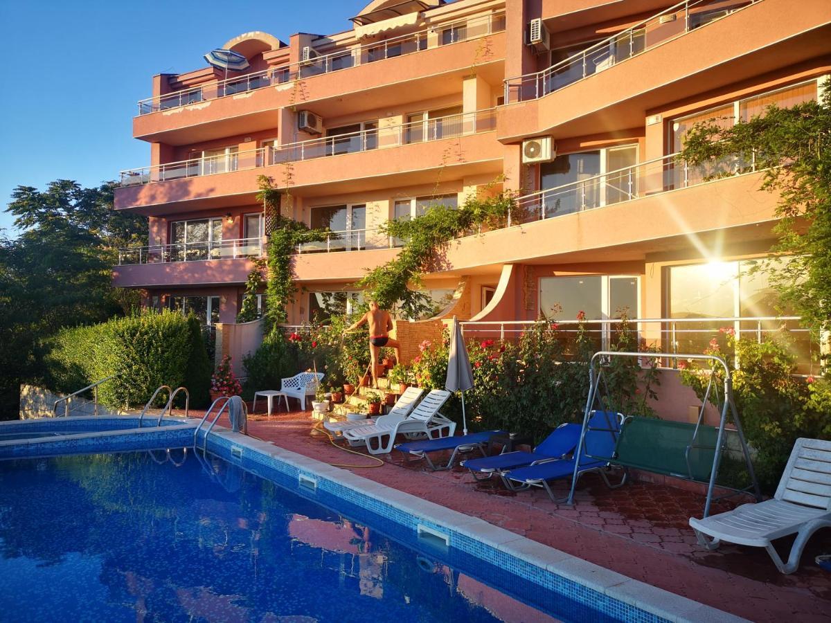 Apartmán Complex Karia IV Kavarna Exteriér fotografie