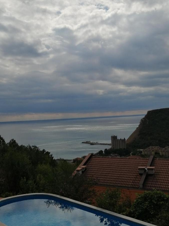 Apartmán Complex Karia IV Kavarna Exteriér fotografie
